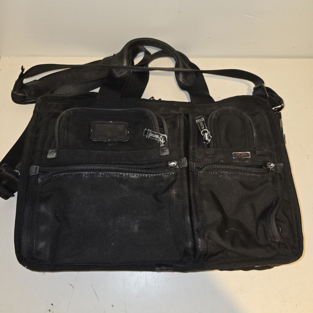 Tumi T-Pass 26516DH Black Nylon Shoulder Bag 16” Front Zipper Broken